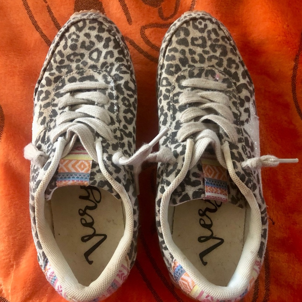 Very G Runner Leopard Print Sneakers